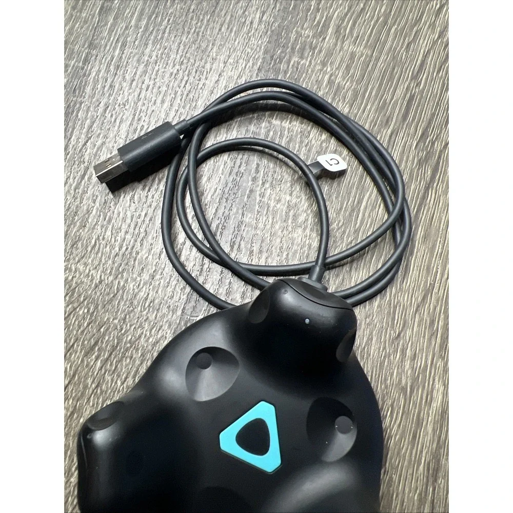 HTC VIVE Tracker 2.0 - For Full Body Tracking Virtual Reality Model 2PYV200 OEM